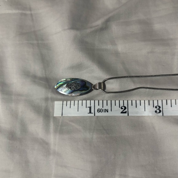 Elegant Abalone Shell Pendant Necklace - Picture 6 of 7